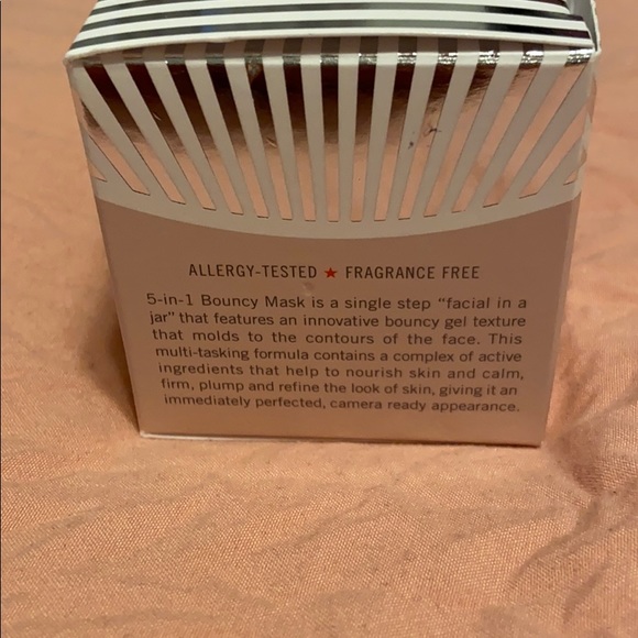 First Aid Beauty Bouncy Mask - Picture 6 of 6